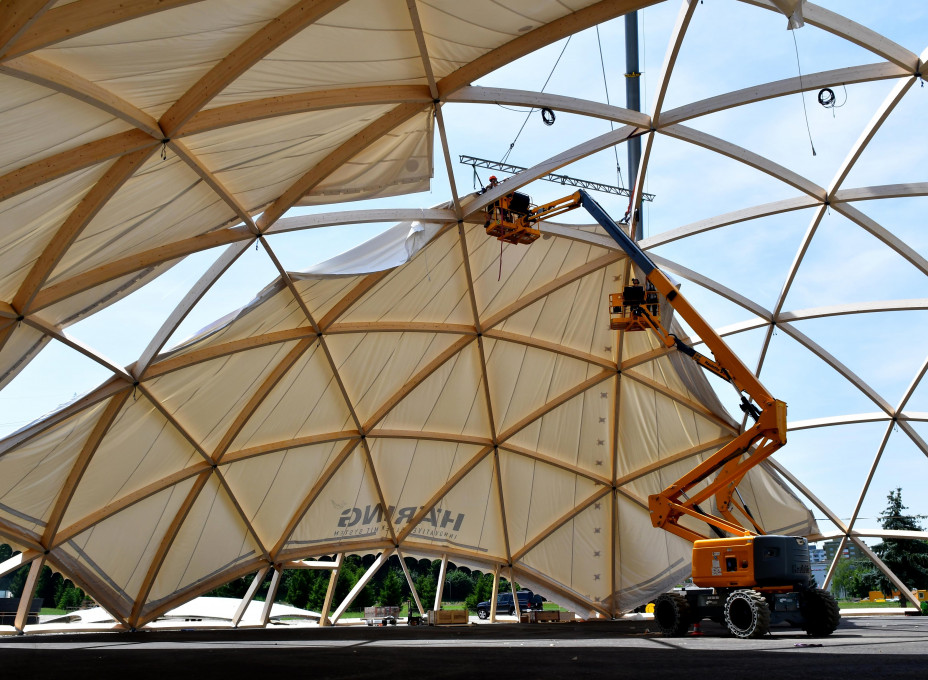 ESAF Dome Montage Dachhaut 02